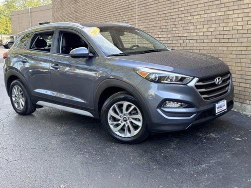 2017 Hyundai TUCSON SE