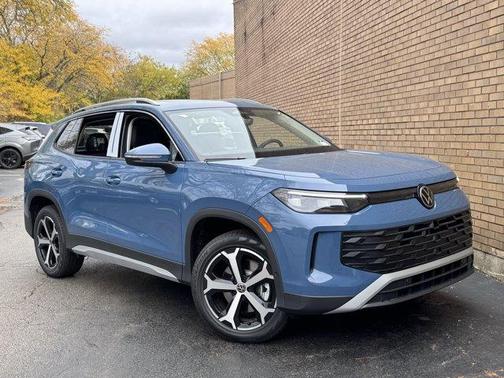 2025 Volkswagen Tiguan 2.0T SE