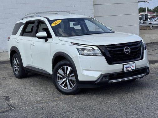 2022 Nissan Pathfinder SL