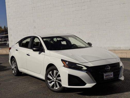 Glacier White 2025 Nissan Altima S