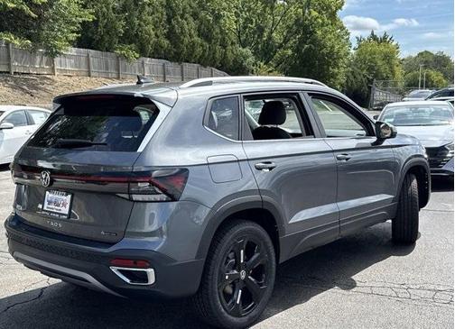 2025 Volkswagen Taos 1.5T SEL