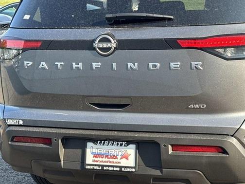 2025 Nissan Pathfinder S