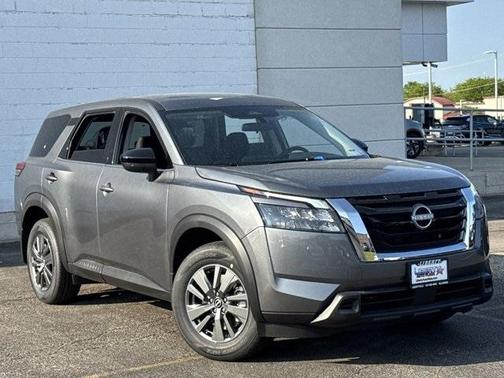 2025 Nissan Pathfinder S