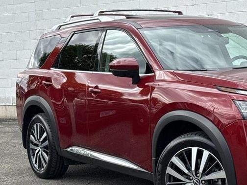 2022 Nissan Pathfinder Platinum