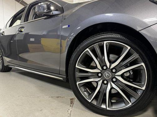 2018 Acura RLX Sport Hybrid Advance Package