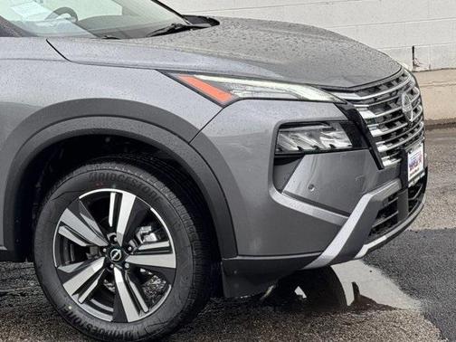 2025 Nissan Rogue SL