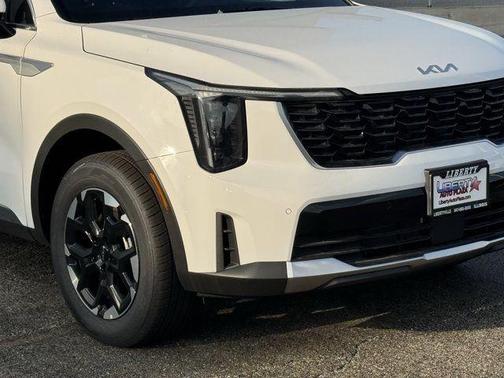 Glacial White Pearl 2026 Kia Sorento S