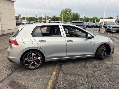 2025 Volkswagen Golf GTI 2.0T SE