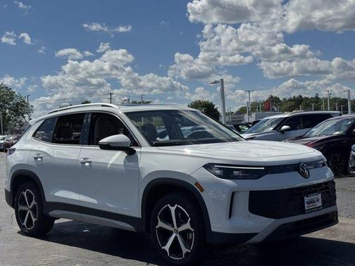 Glacial White Pearl 2023 Kia Sorento S