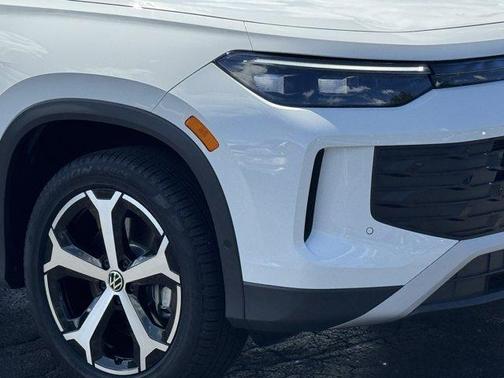 Glacial White Pearl 2023 Kia Sorento S
