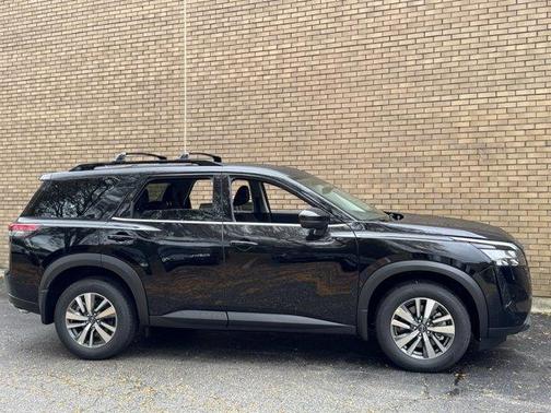 Super Black 2026 Nissan Pathfinder SL