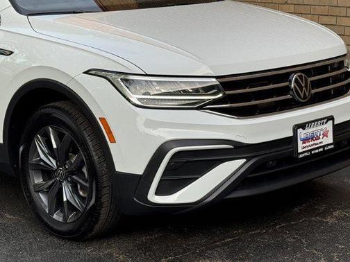 Pure White 2022 Volkswagen Tiguan 2.0T SE