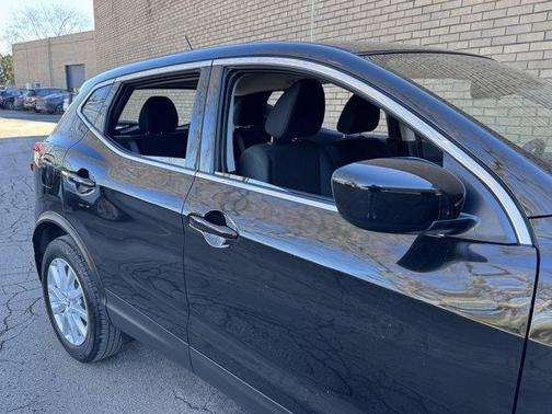 2022 Nissan Rogue Sport S