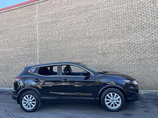 2022 Nissan Rogue Sport S