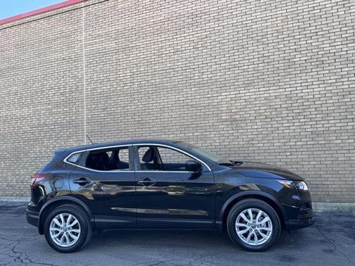 2022 Nissan Rogue Sport S