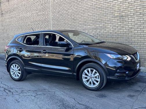 2022 Nissan Rogue Sport S