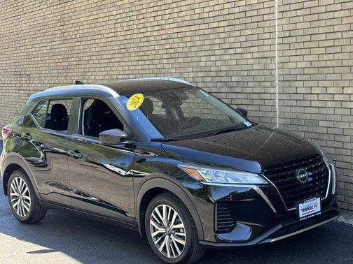 Super Black 2024 Nissan Kicks SV