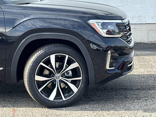 2025 Volkswagen Atlas Cross Sport 2.0T SEL Premium R-Line
