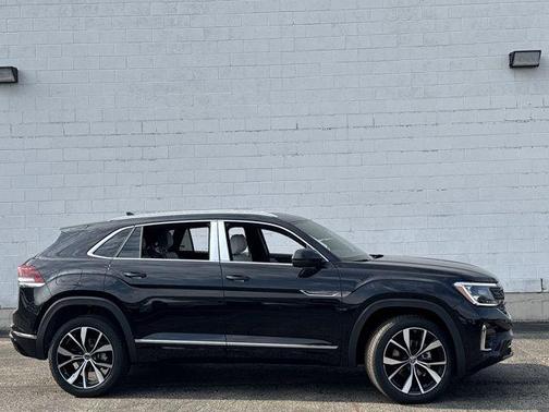 2025 Volkswagen Atlas Cross Sport 2.0T SEL Premium R-Line