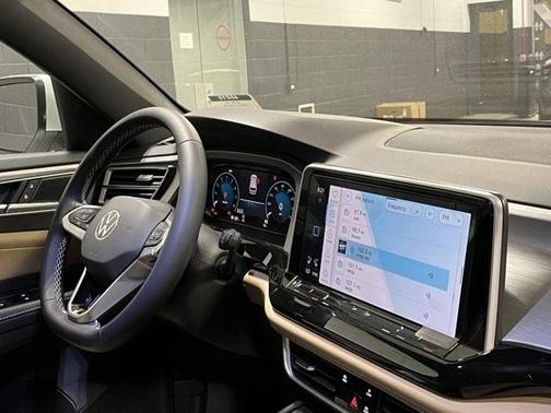 2026 Volkswagen Atlas Cross Sport 2.0T SE