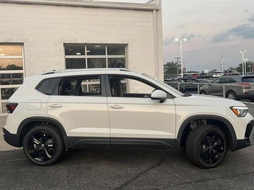2025 Volkswagen Taos 1.5T SEL