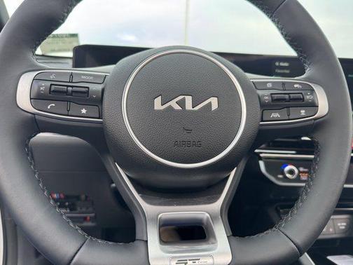 Snow White Pearl 2026 Kia K5 GT-Line