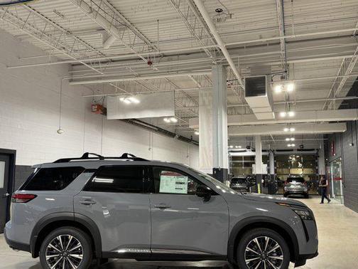 Boulder Gray Metallic 2026 Nissan Pathfinder Platinum