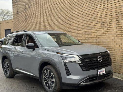 Boulder Gray Metallic 2026 Nissan Pathfinder Platinum
