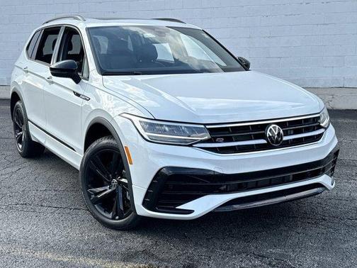 2024 Volkswagen Tiguan 2.0T SE R-Line Black