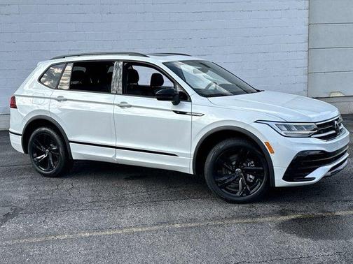 2024 Volkswagen Tiguan 2.0T SE R-Line Black