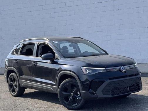 2025 Volkswagen Taos 1.5T SE Black