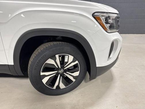 2025 Volkswagen Atlas 2.0T SE