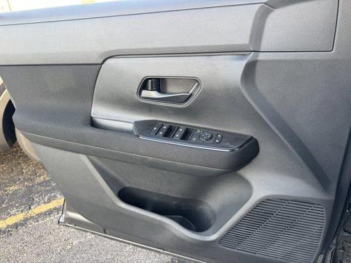 Gun Metallic 2026 Nissan Kicks S
