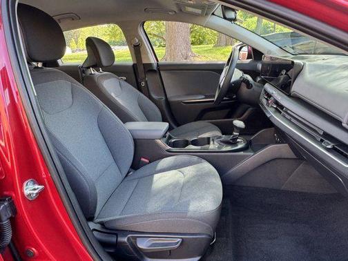Currant Red 2025 Kia K4