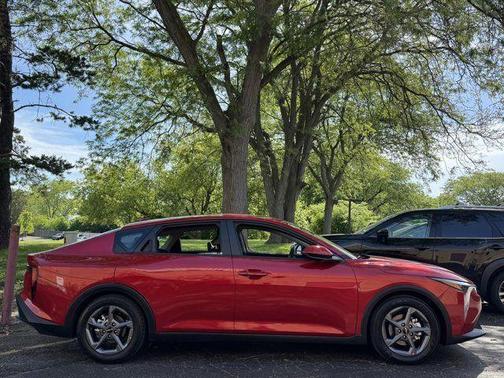 Currant Red 2025 Kia K4