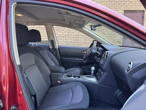 Cayenne Red Pearl 2013 Nissan Rogue SV