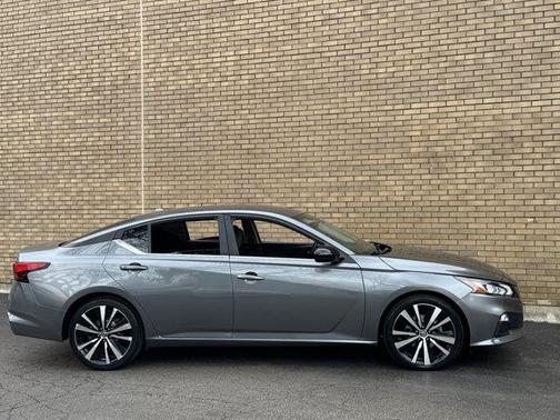 Gun Metallic 2021 Nissan Altima 2.5 SR