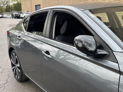 Gun Metallic 2021 Nissan Altima 2.5 SR