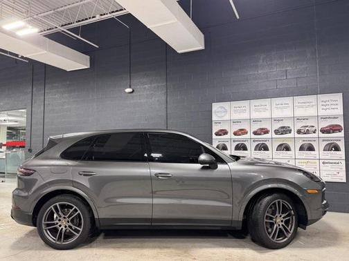 2021 Porsche Cayenne Base