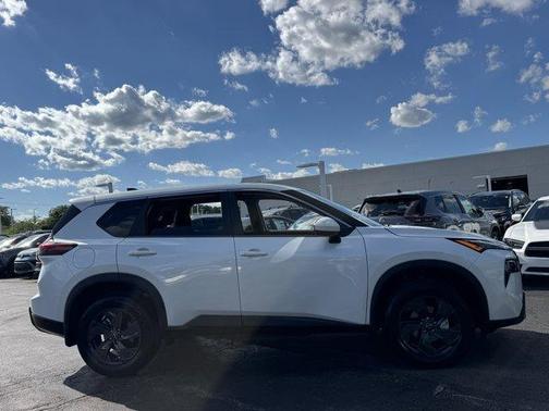 Everest White P 2026 Nissan Rogue SV