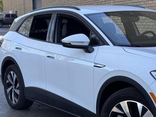 2023 Volkswagen ID.4 Pro