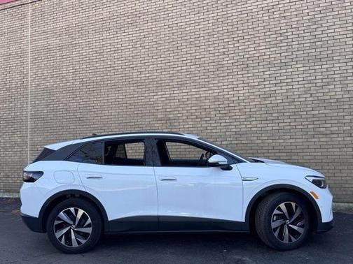 2023 Volkswagen ID.4 Pro