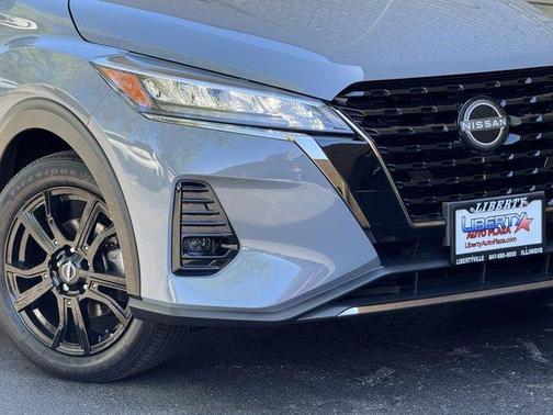 Boulder Gray Pearl 2023 Nissan Kicks SR