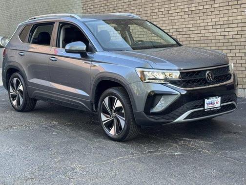 Platinum Gray Metallic 2023 Volkswagen Taos 1.5T SE