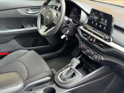 Snow White Pearl 2021 Kia Forte LXS