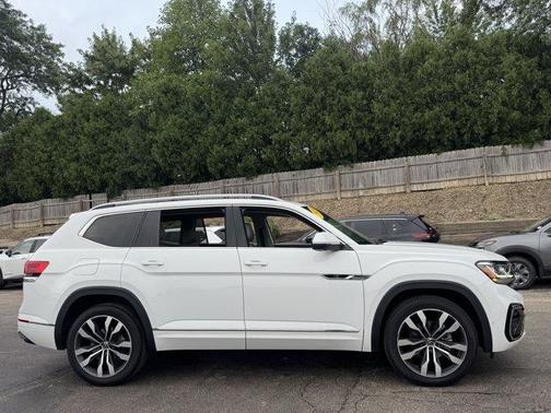 Pure White 2021 Volkswagen Atlas 3.6 V6 SEL Premium R-Line
