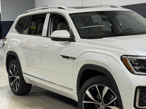 2026 Volkswagen Atlas 2.0T SEL Premium R-Line