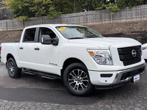 2024 Nissan Titan SV