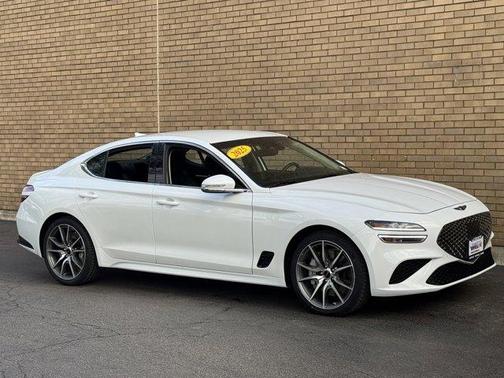 Uyuni White 2025 Genesis G70 2.5T
