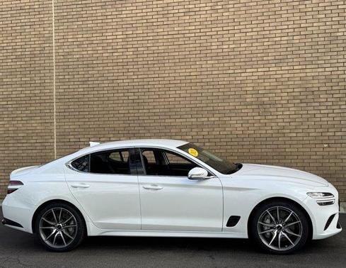 Uyuni White 2025 Genesis G70 2.5T